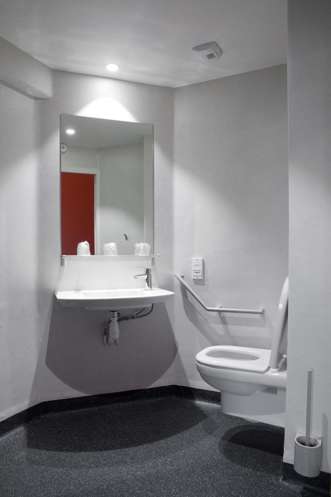 Double Room,1580529917:JPEG